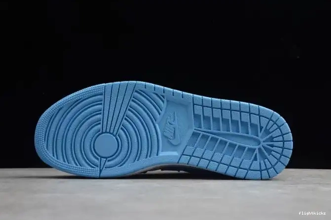 AO9944-441 Jordan (W) Air UNC Low 1 0615